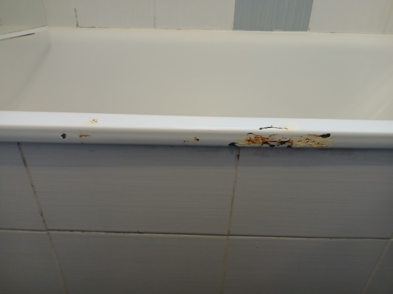 réparation d éclats sur baignoire rouillée 